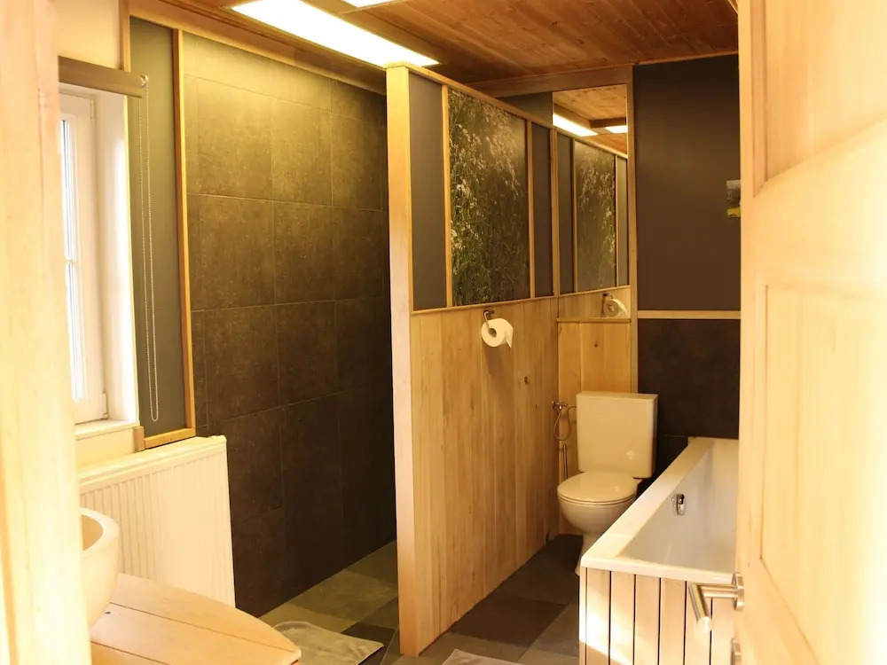 Luxurious Holiday Home in Heyd Durbuy with Sauna And Pool