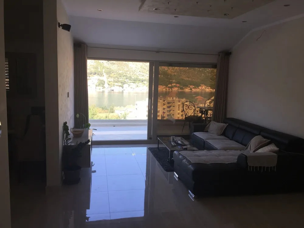 P.S. Cattaro Apartments