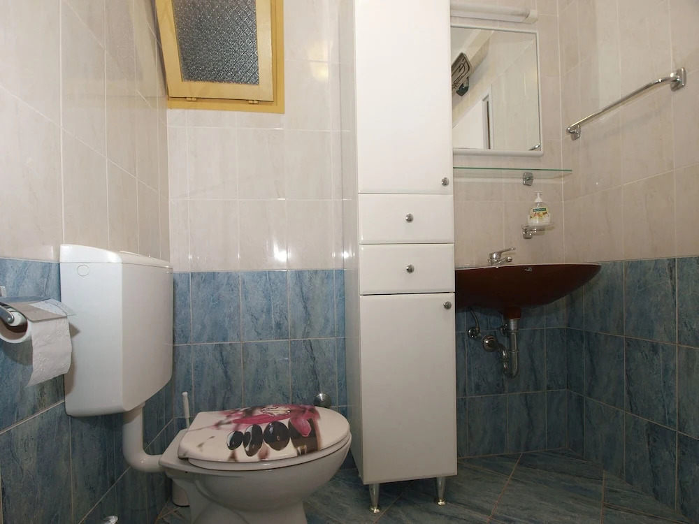 Apartment 1922