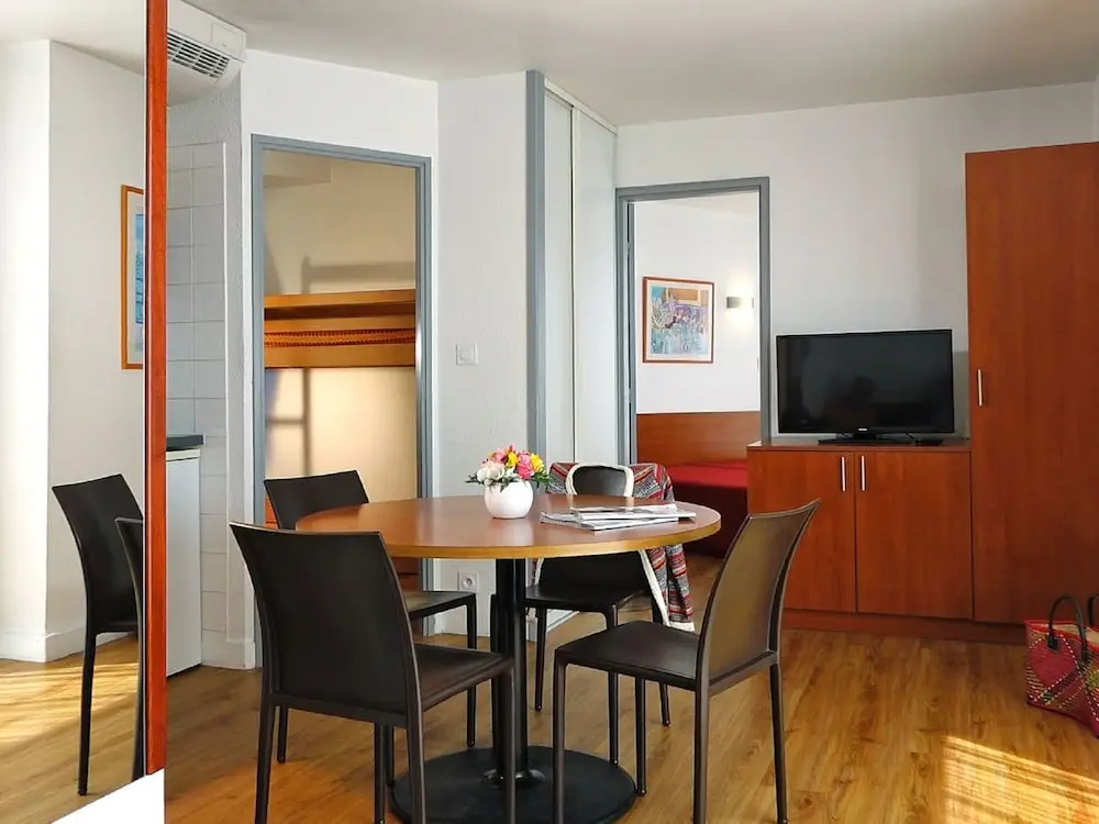 Comfortable Apartment With Dishwasher in a Residence