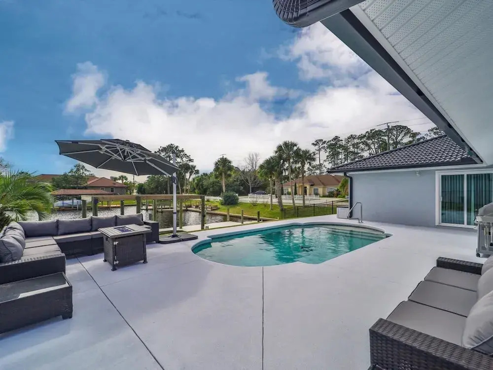 Waterside Pool Paradise