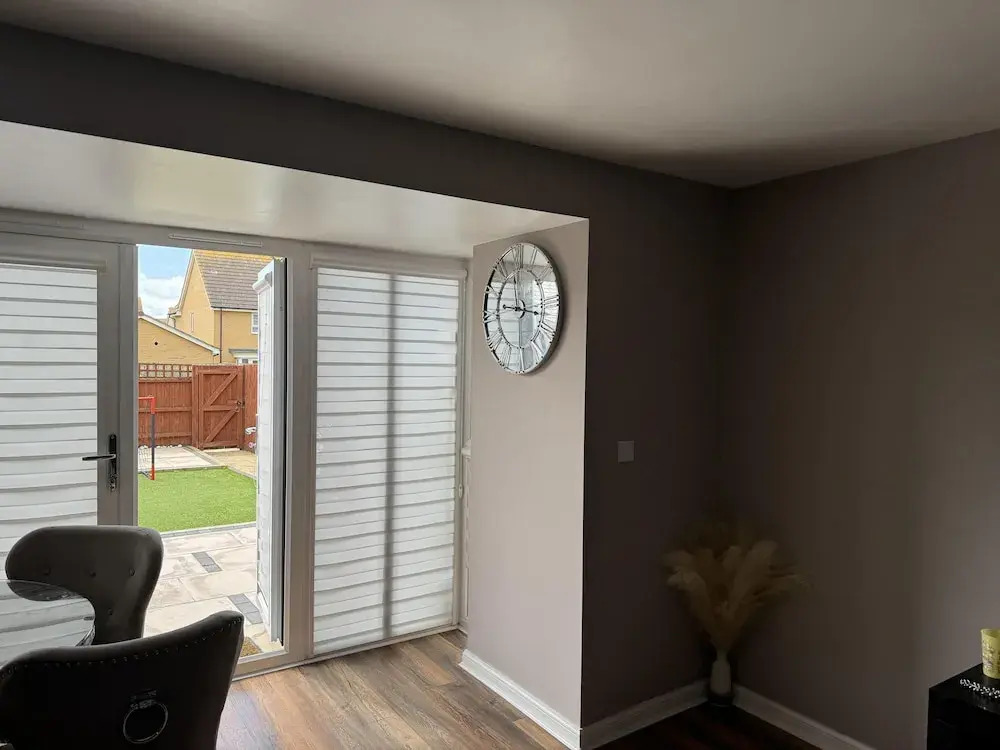 4 Bed House - Sleeps 8 - Hottub - Garden - Parking