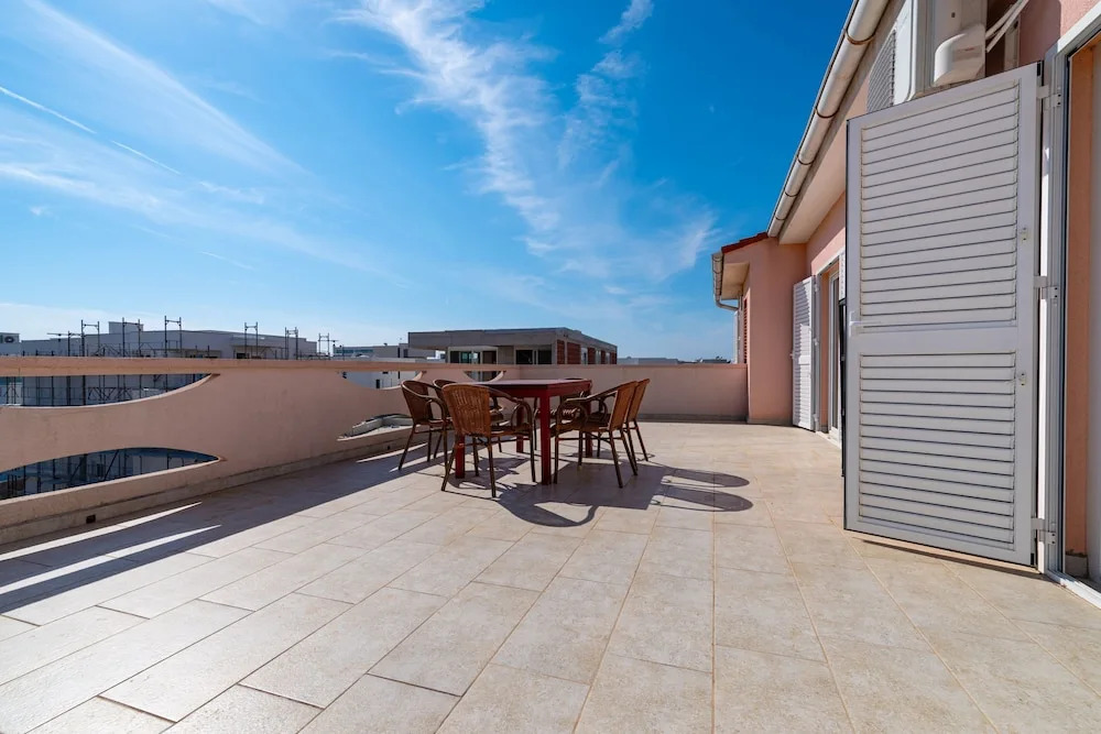 Bonvie Apartments in Center B1