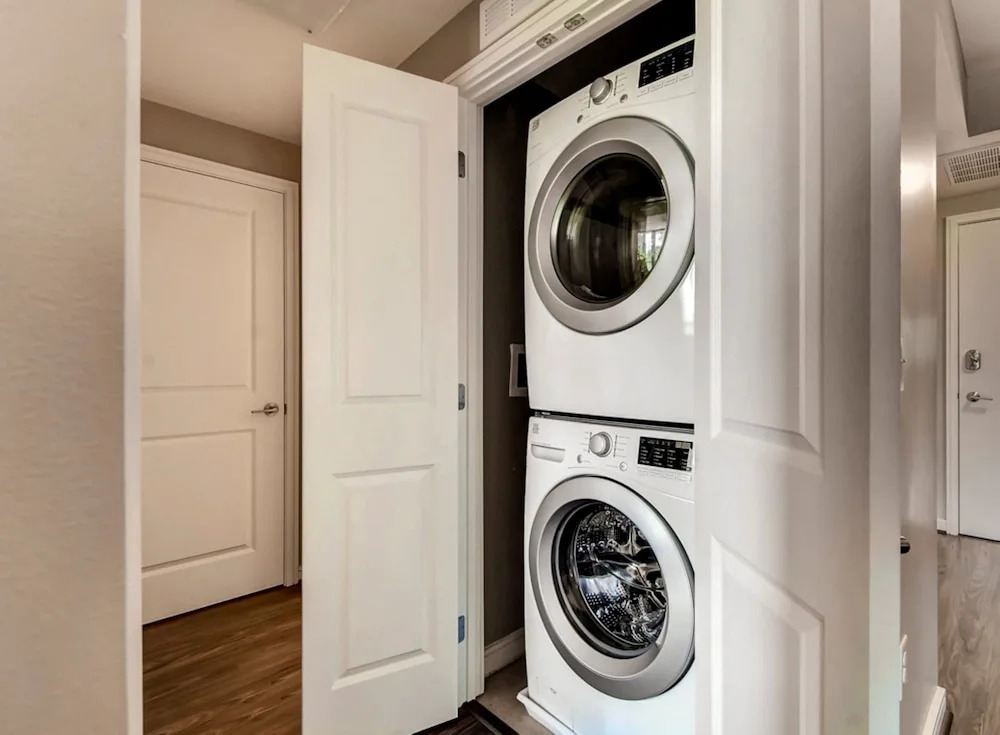 Global Luxury Suites at Stamford Center