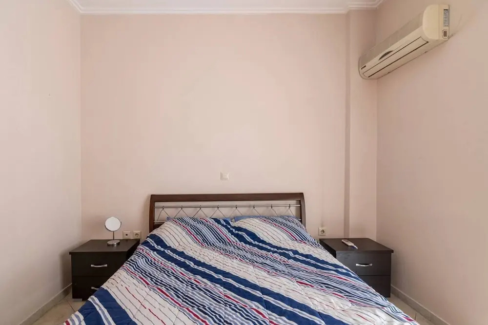 "whole House in Kolonos, Centre of Athens"
