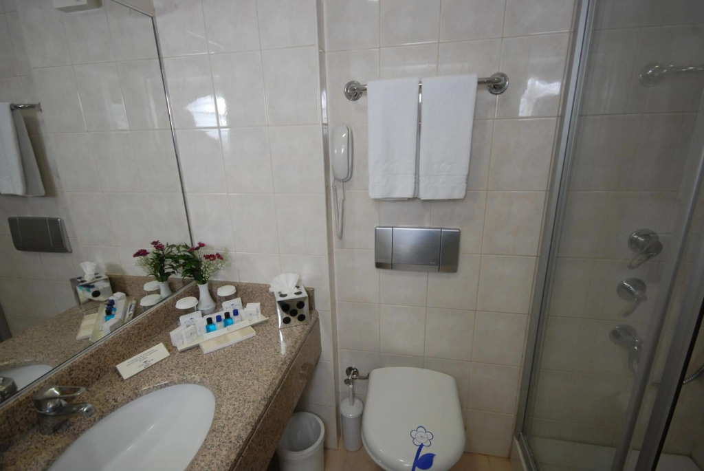 Class Hotel