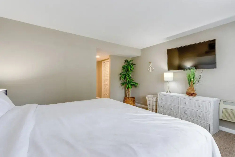 Walk to Shops & Lake: Pool-view Osage Beach Unit
