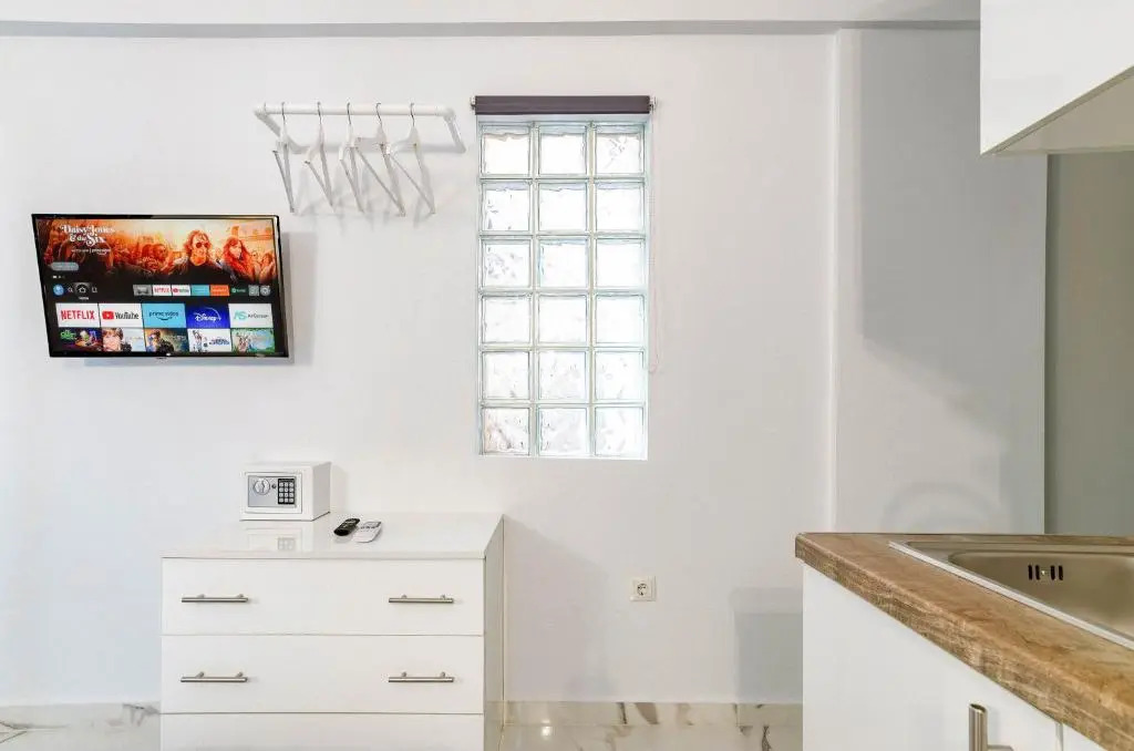 Lux studio 11 with yard in the heart of Athens