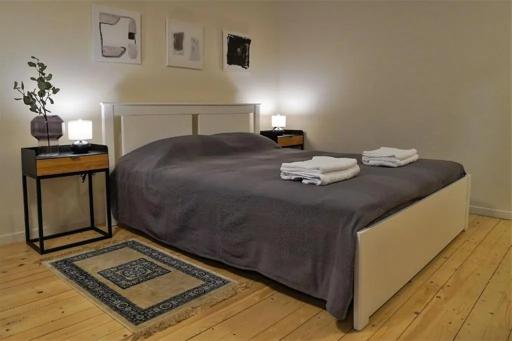 CENTRALLY LOCATED cosy studio