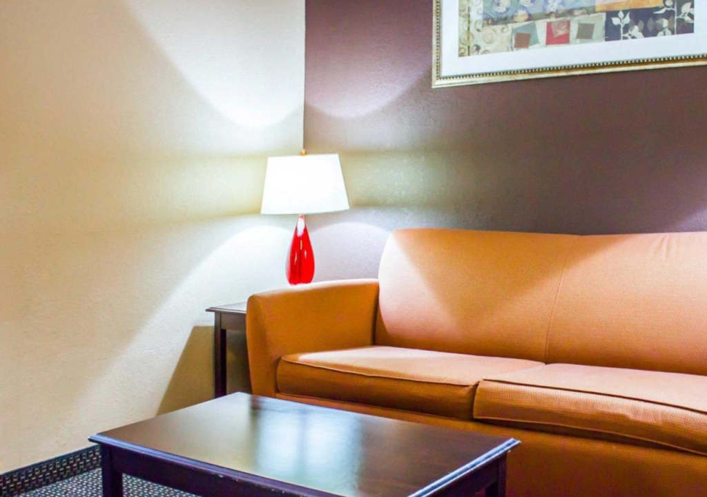 Travelodge by Wyndham Ozone Park