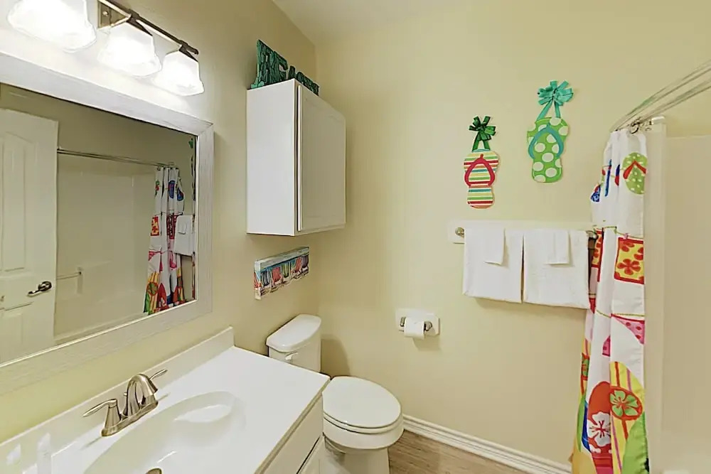 New Listing! Sunny Beach W/ Pool & Hot Tub 4 Bedroom Townhouse