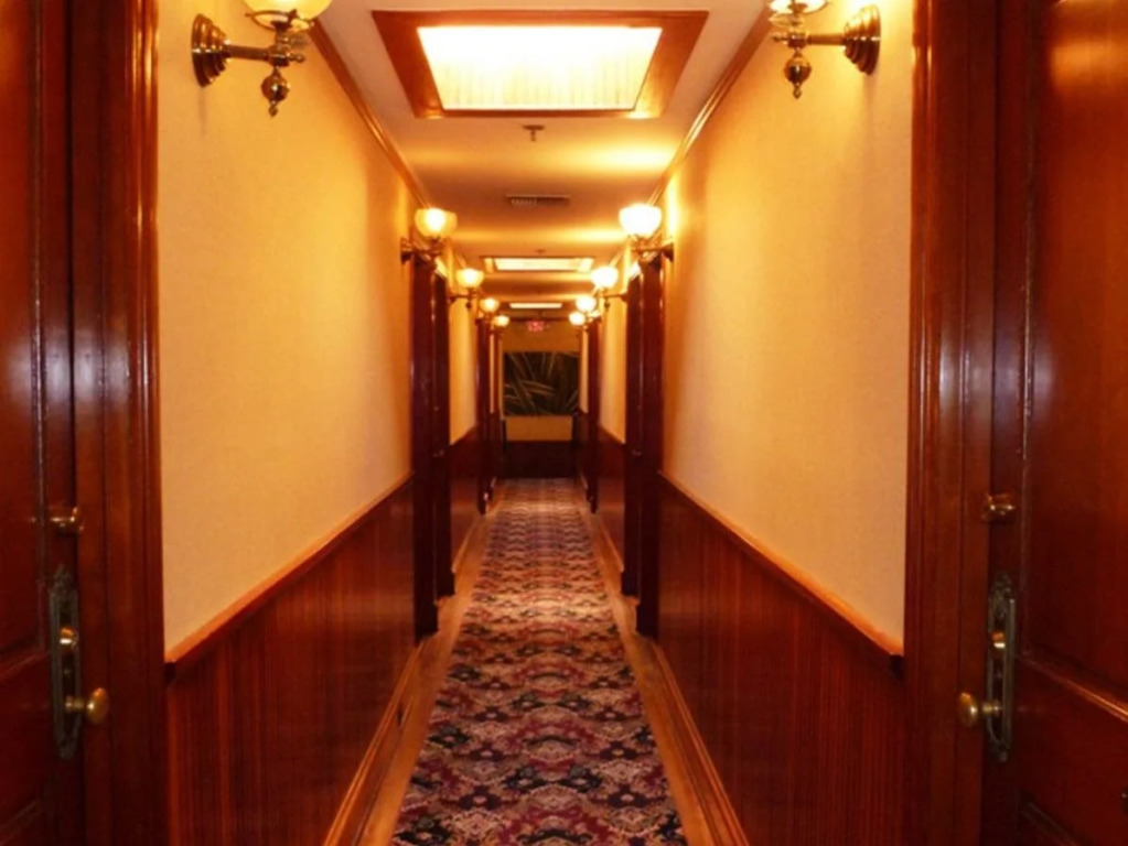 Lahaina Inn