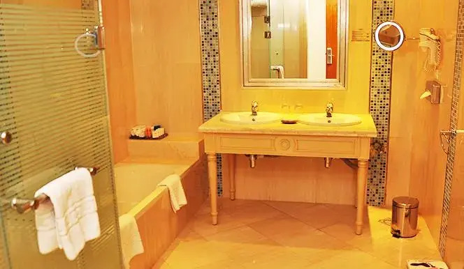 Al Nabila Grand Bay Resort