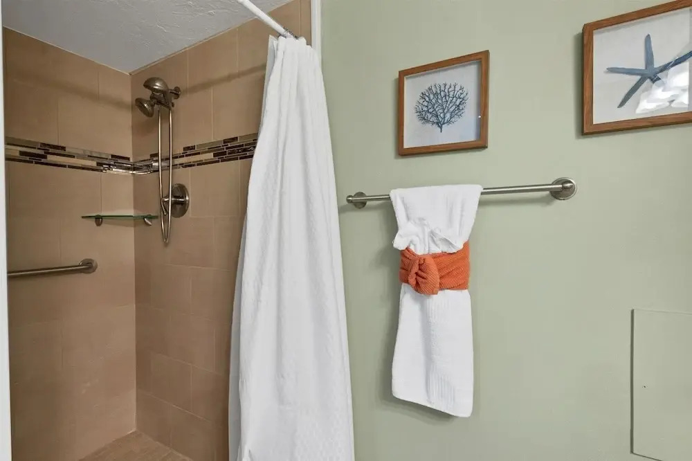 Venice Beach 2 Bedroom Condo with Beach Access+Community Pool 2 Condo