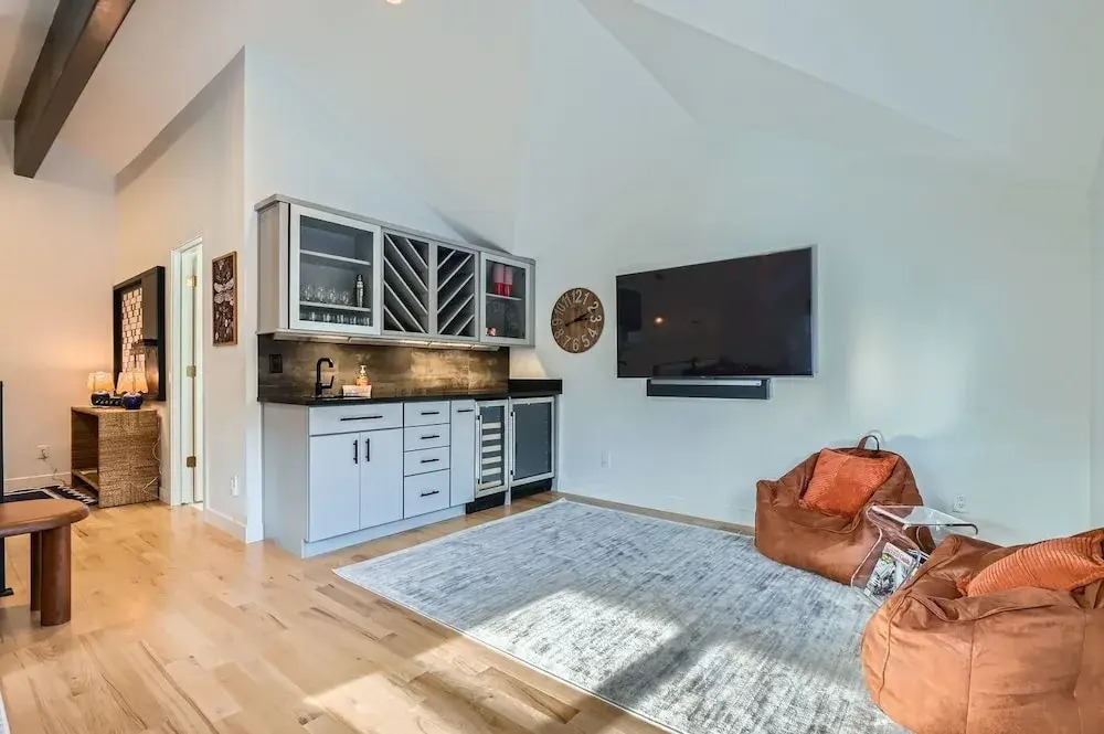 1102 Park Avenue Dream 4 Bedroom Home
