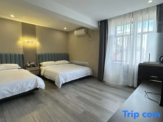 Yichun Xinqian Esports Hotel