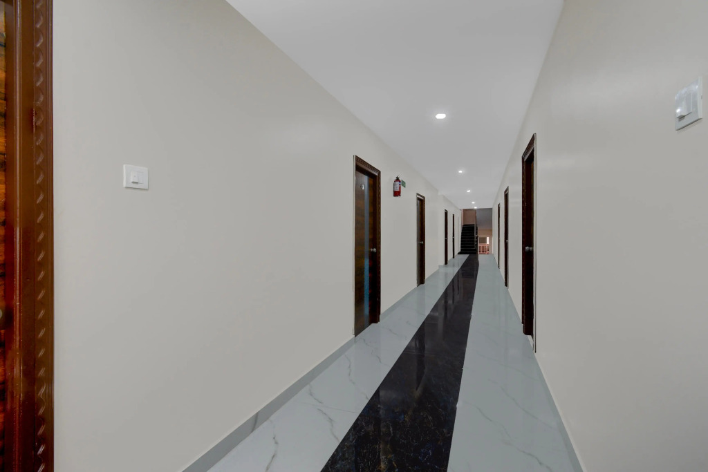 Townhouse Oak Bachupally Medical College Formerly SV Hotels