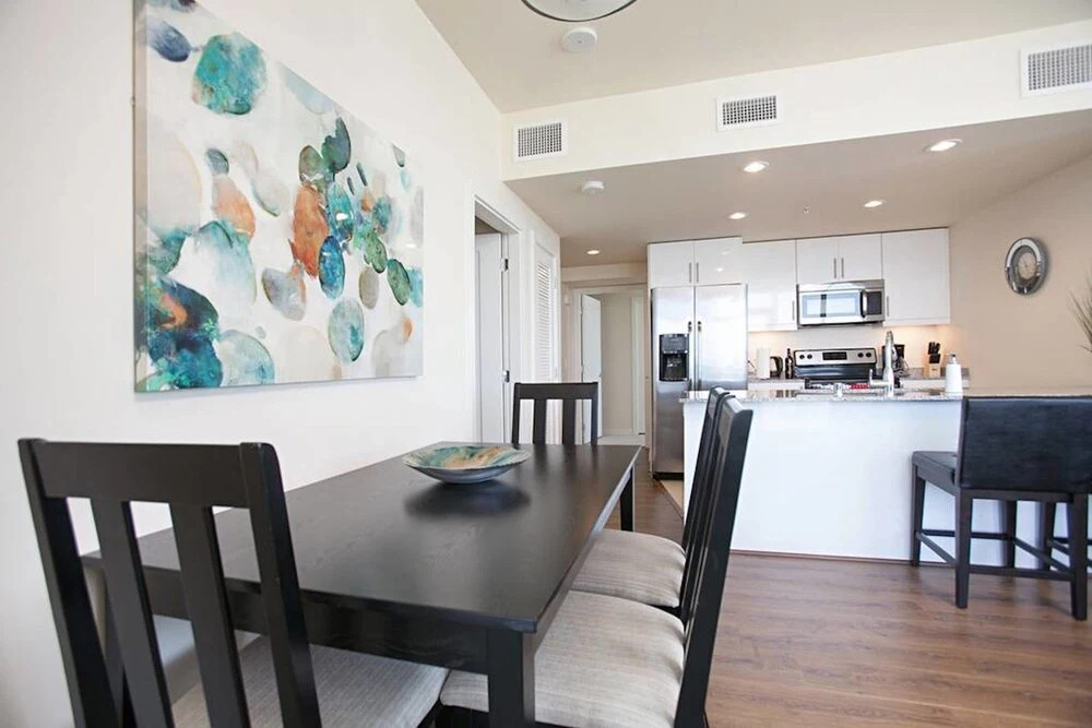 Central Downtown 3BR Corporate Rentals