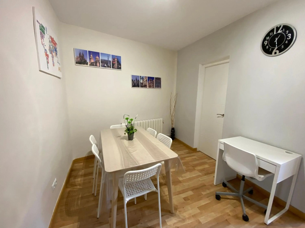 Comfortable renovated flat, WiFi!