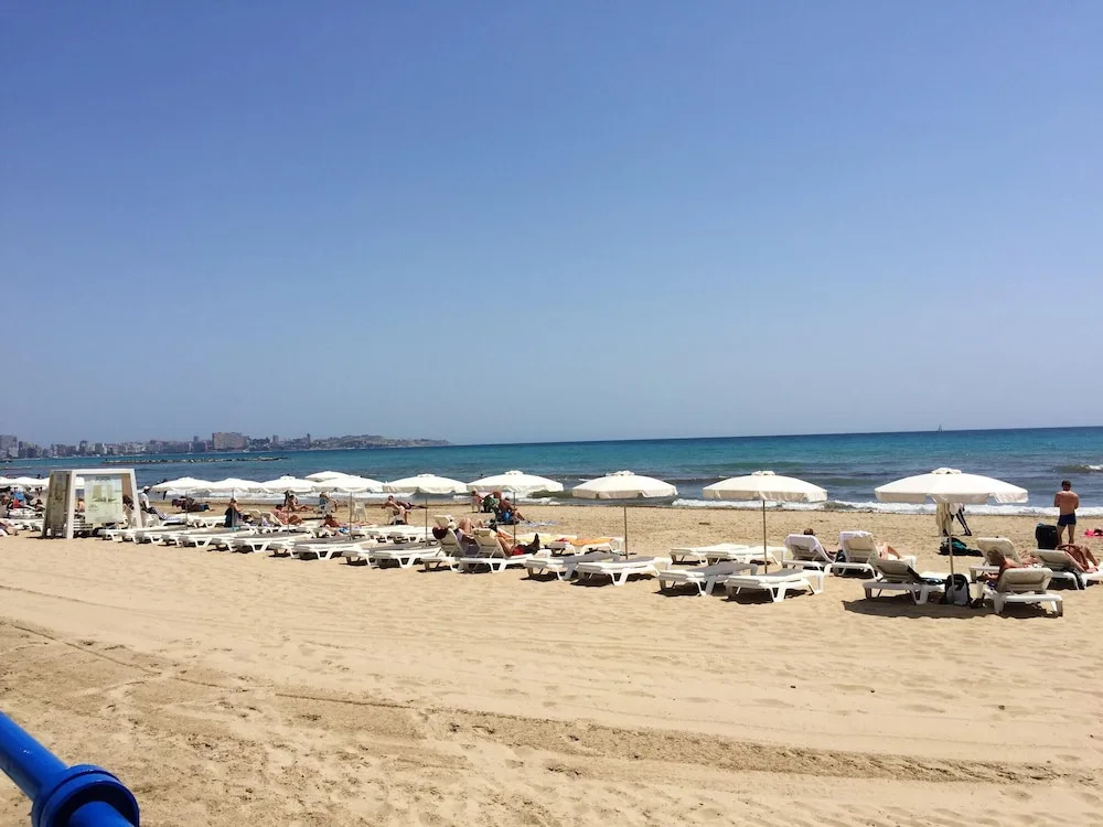 Apartment with 3 Bedrooms in Alicante, with Wonderful City View, Balcony And Wifi - 4 Km From the Beach