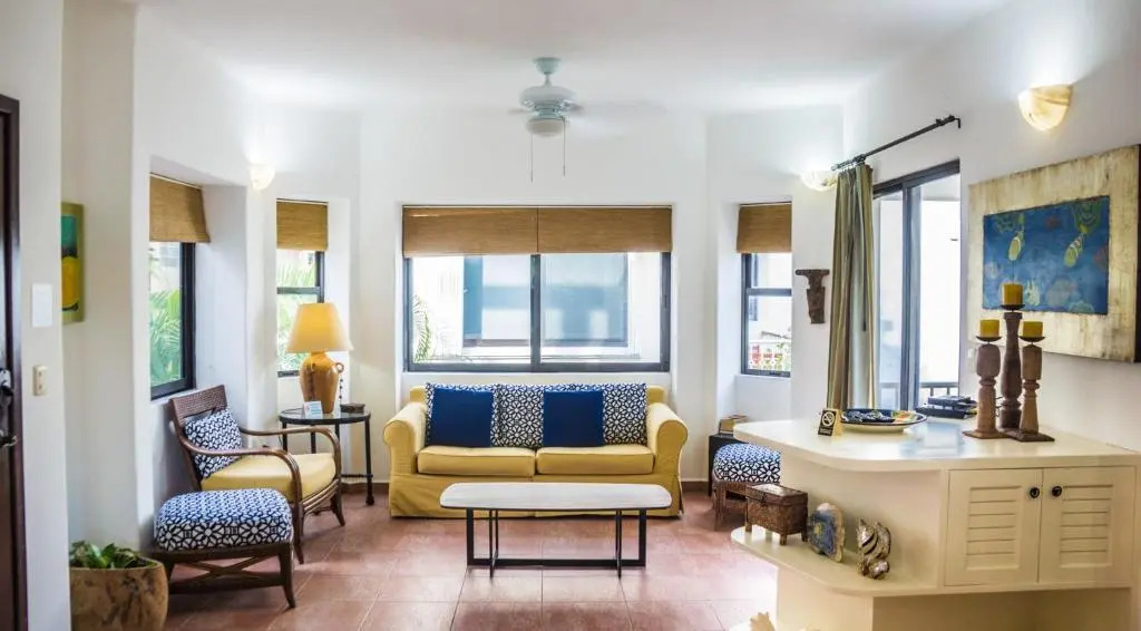 Royal Palms 6