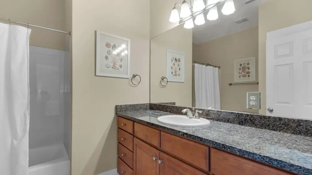 Bright & Beachy, 6 Minutes to the Gulf, 2 Pools, Tennis