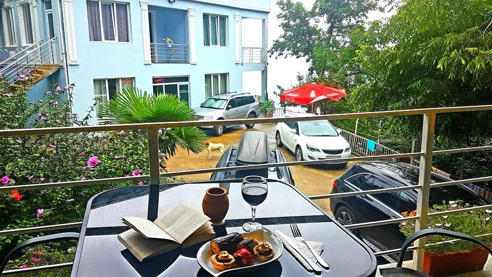 Calypso Kvariati Inn