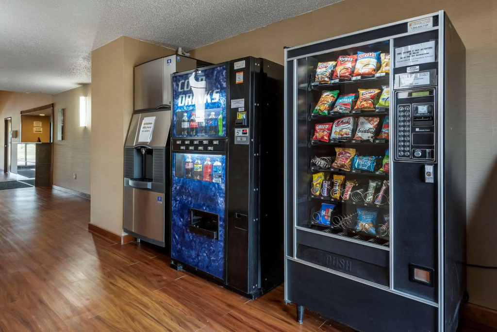 Quality Inn & Suites Warren