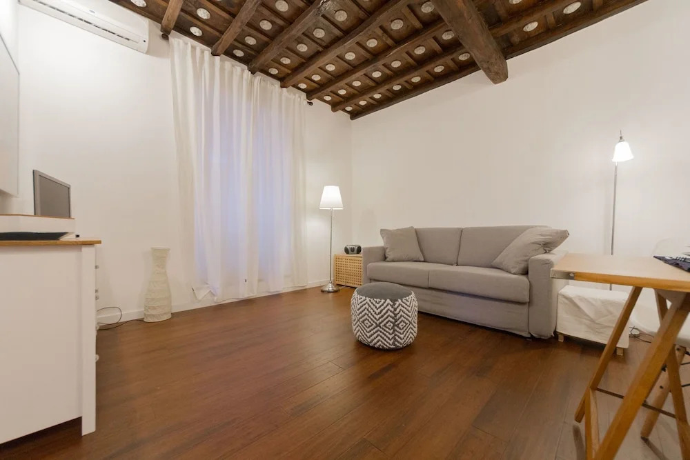 Panieri Apartment