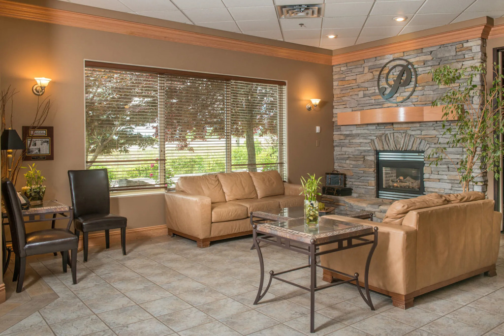 Hilltop Inn - Salmon Arm