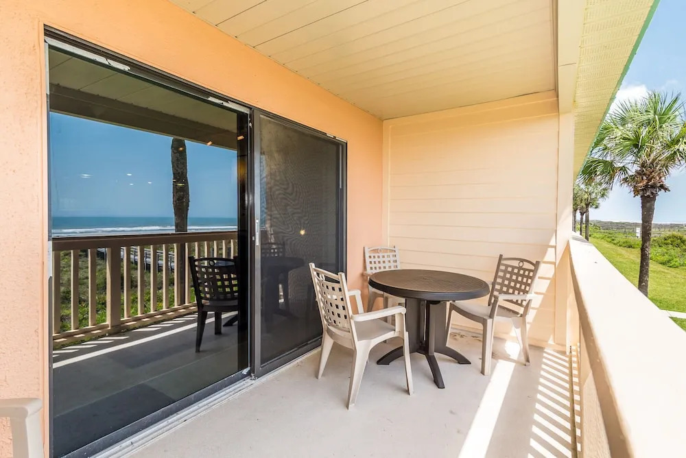 SEA Haven 214 [2/2.5] Free Activities! & Oceanfront Wifi Pool