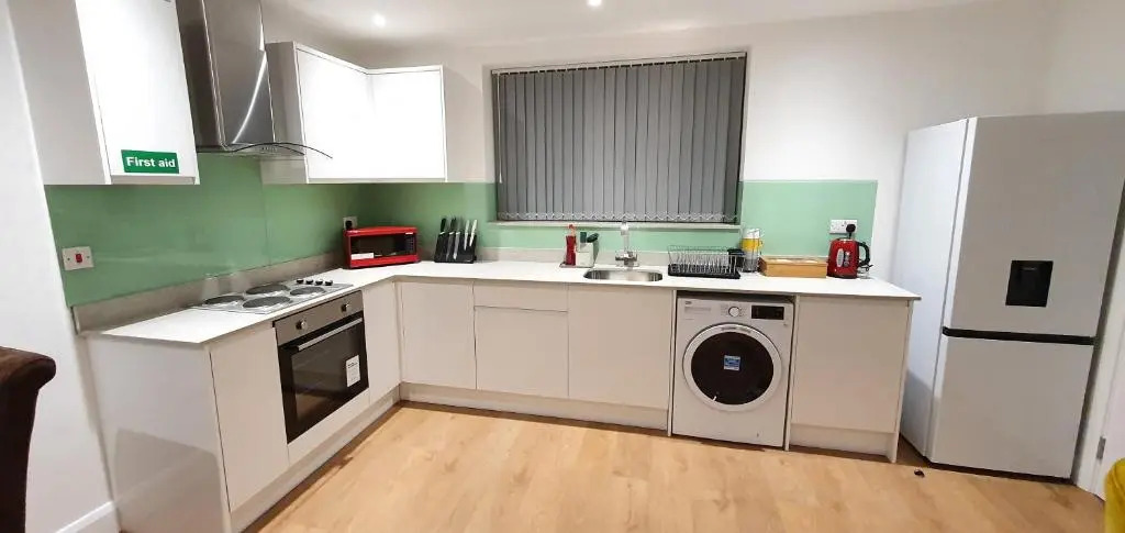 Garland Stylish Apartment 2 In Greater London