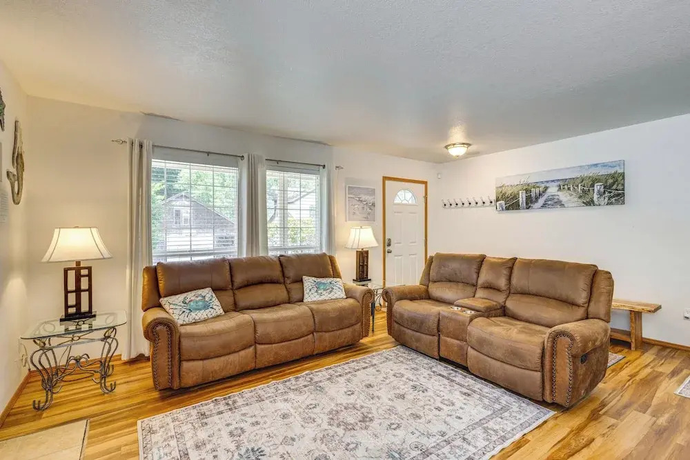 Half Mi to Beach: Rockaway Beach Home w/ Grill!