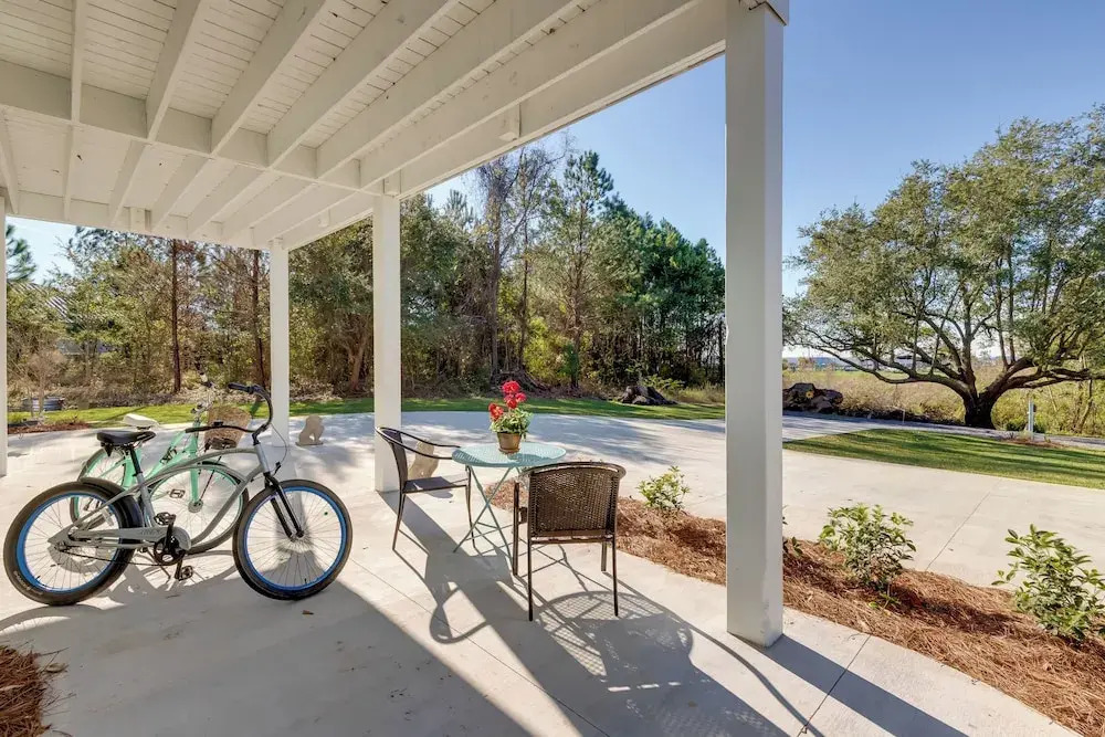 Harbor Oaks Haven: Walk to Front Beach & Downtown!