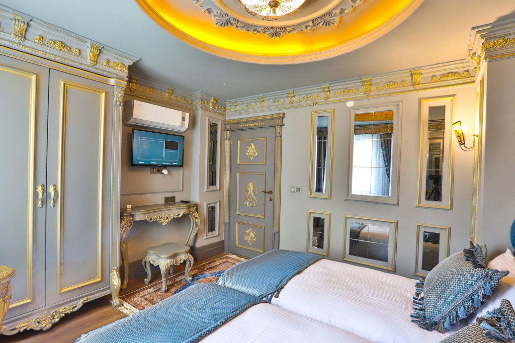 REAL KiNG SUiTE