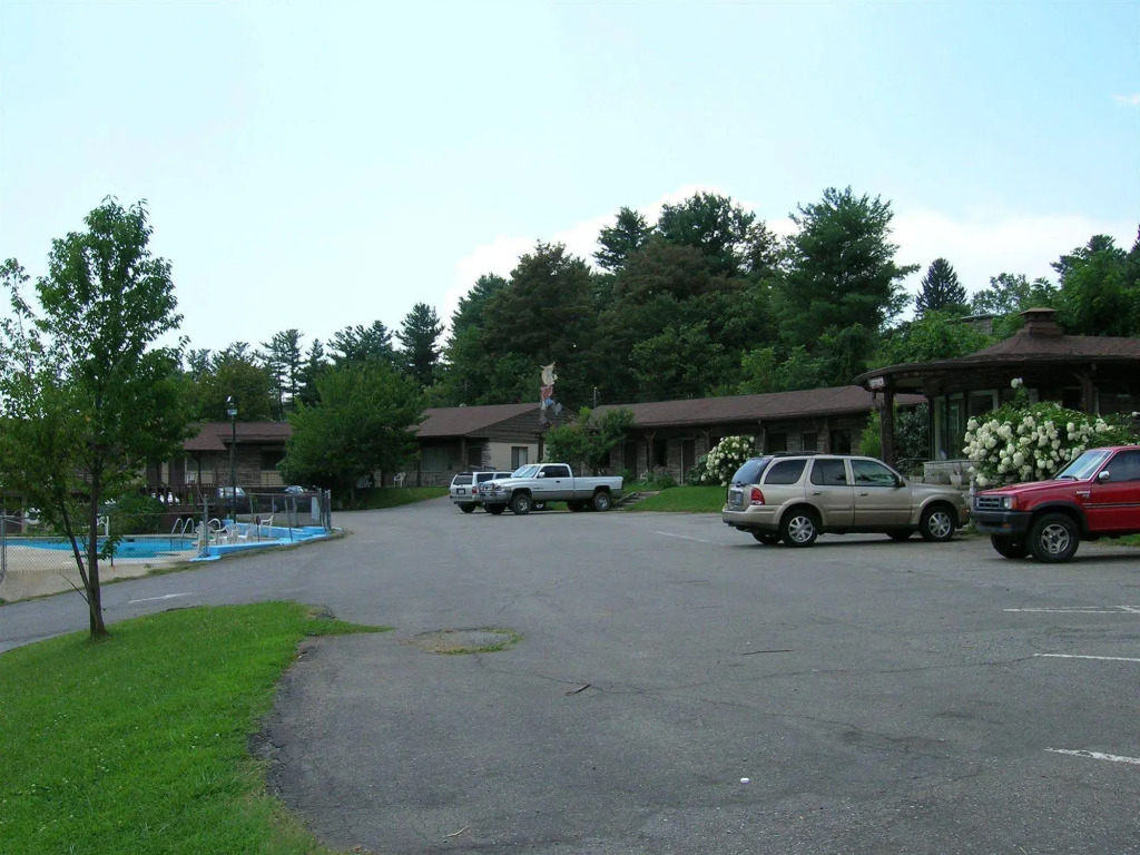 The Mountaineer Inn
