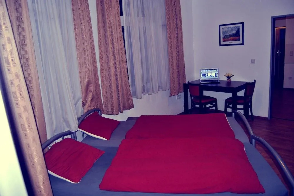 Kölnotel Hostel, Apart & Suite