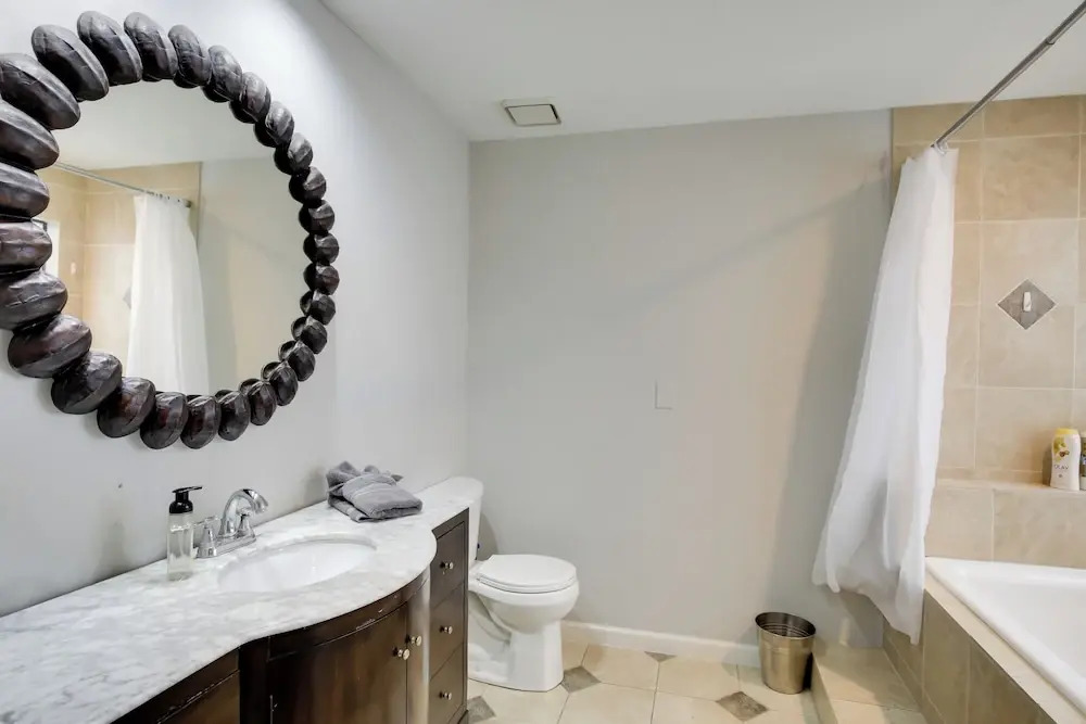Comfortable Dallas Condo Close to Attractions