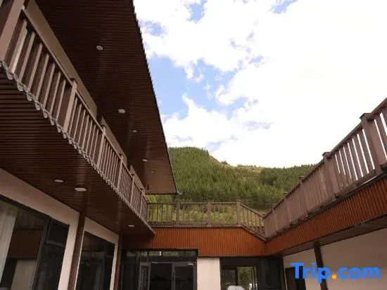Wutai Mountain Painting Mountain Cloud House B&B