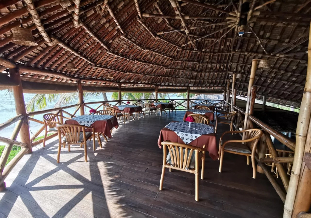 Barrys Beach Resort Pangani
