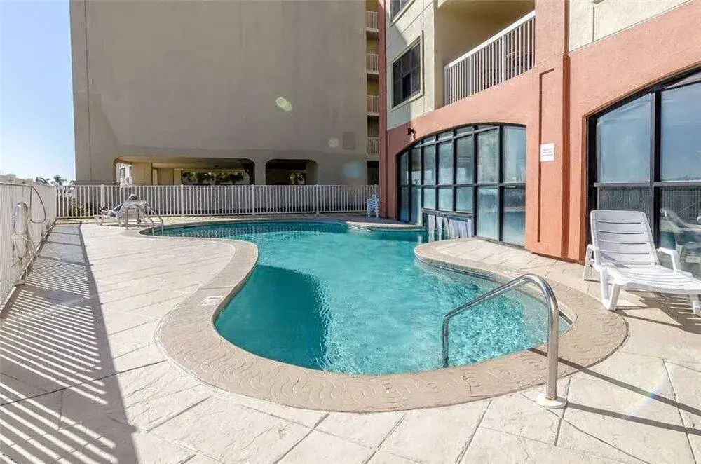 Harbour Place 109 - 3 Br condo by RedAwning