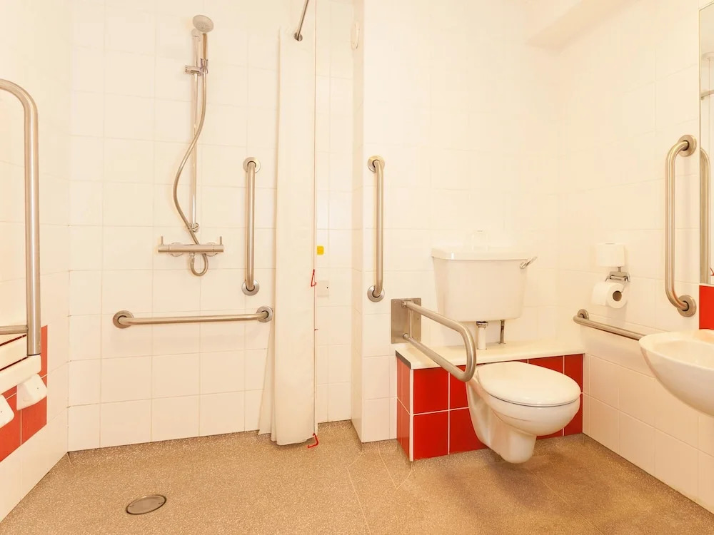 Travelodge Cardiff Atlantic Wharf Hotel