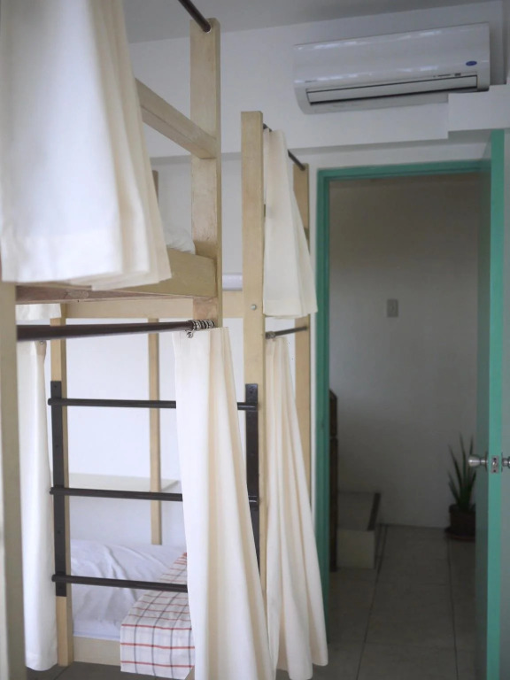 1 River Central Hostel