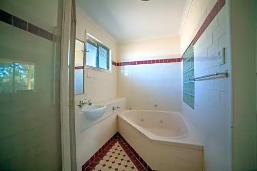 Lockyer Motel