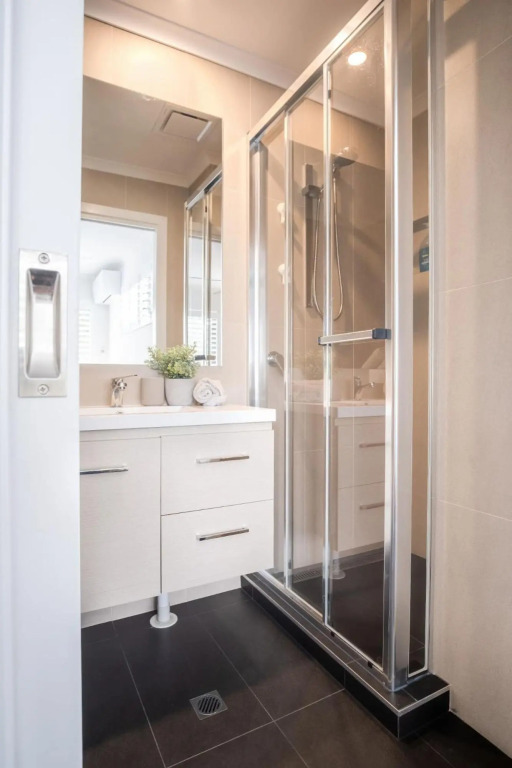 Modern Pet-friendly Mudjimba Townhouse