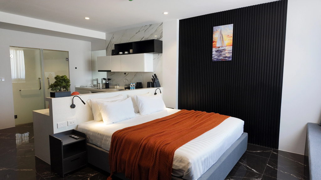 Квартира Modern Contrast Studio in Utopia Dream Max Nai Harn