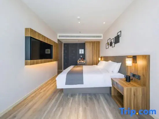 Homeinn Plus Hotel (Zhangjiakou Kangbao County Government)