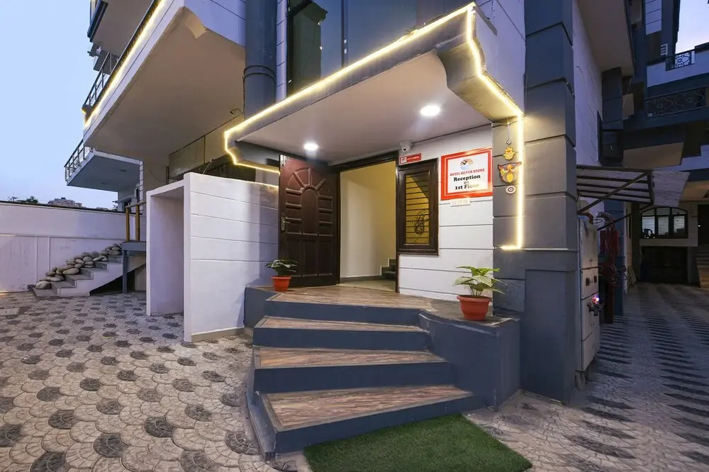 FabHotel Silver Stone