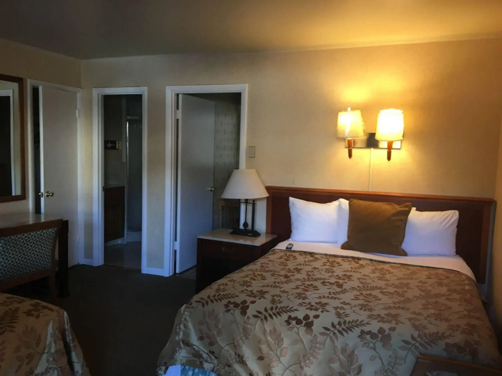 Pacific Heights Inn