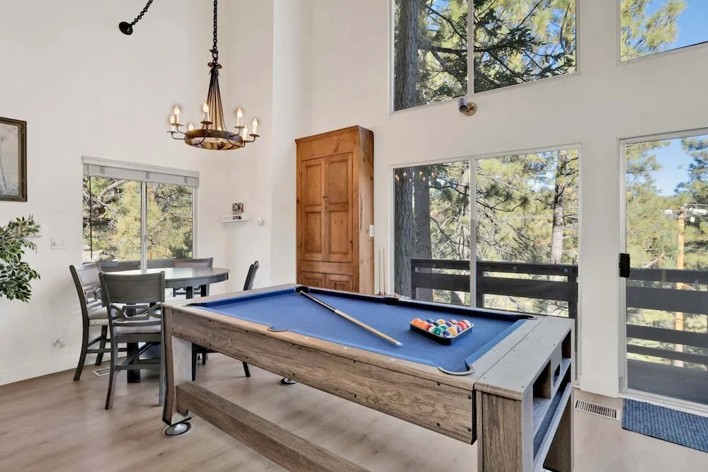 2590-round Rock Lodge